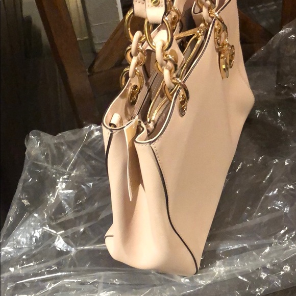 Pretty soft pink Cynthia - Picture 4 of 6